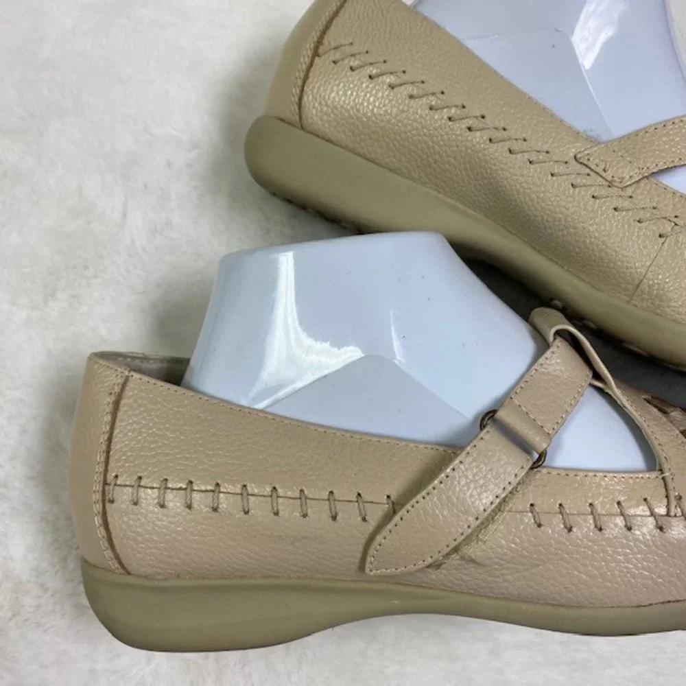 LIKE NEW Mushrooms Leather Woven Loafers Mary Janes Slip on, size 9‎